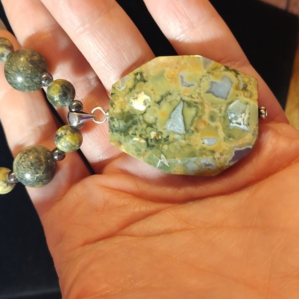 Stone Beaded Necklace & Stone Pendant - Picture 3 of 6